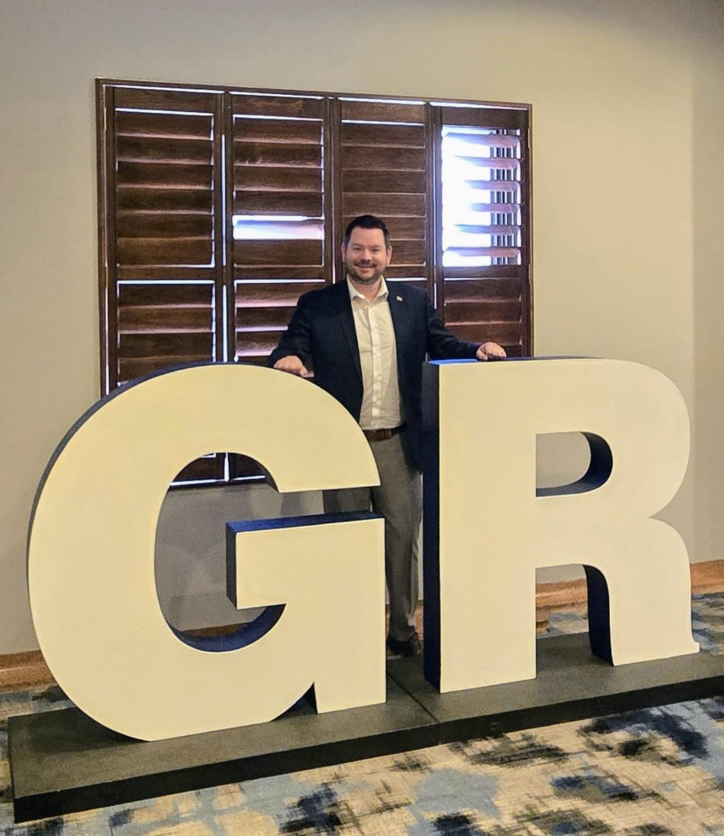 mikeharrisjrpc's tweet image. Sand, stone &amp;amp; gravel are key to building #Ontario! At the @GoodRoads Conference, I met with @_OSSGA, TAPMO, @InfraOntario &amp;amp; municipal partners to discuss strengthening infrastructure &amp;amp; how our government can support these vital industries.
.
#goodroads #onpoli