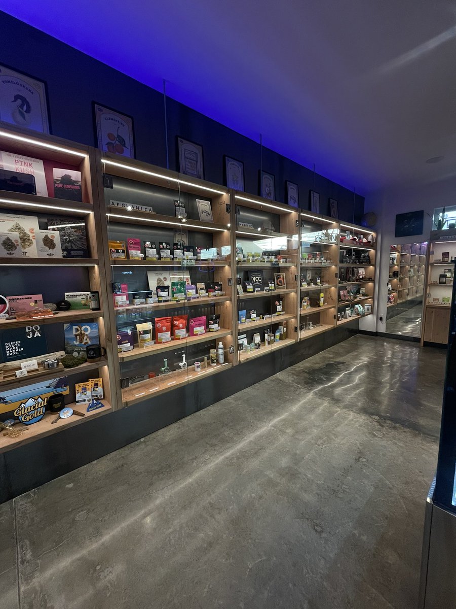 highlyeducatedc's tweet image. For those of you who don’t know me my name is Jamee Coubrough and I am the Farmgate Manager for @VicCannabisCo @vcc_farmgate  I am would love to invite anyone in the Victoria area to come down and spend 4:20 with us. 340 Mary St. 3-5pm