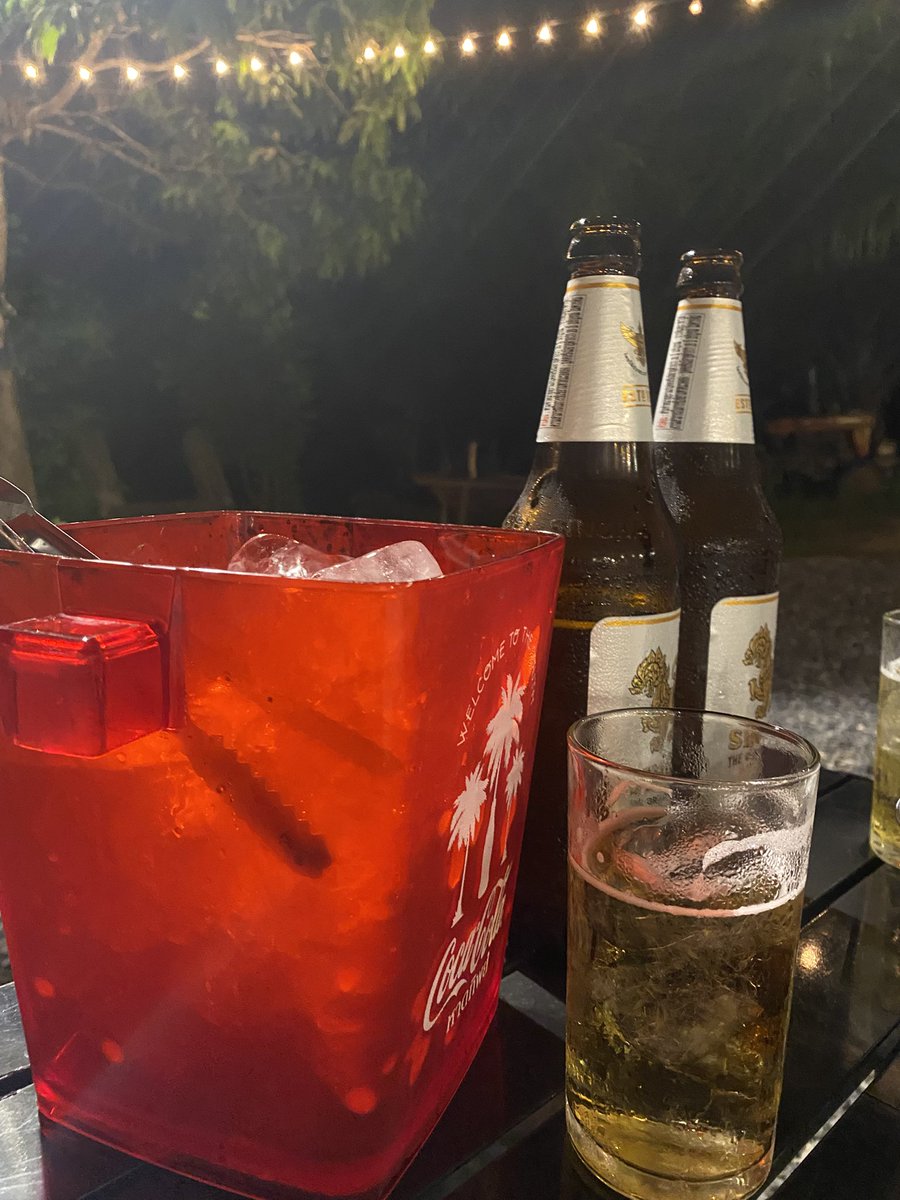 มีชีวิตอยู่เพื่อพิคานย่าและเบียร์ 

#ชุมพร #ระนอง 😇