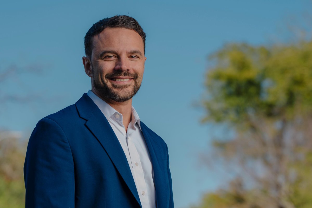 TrebleForAZ's tweet image. 🚨 My name is Jonathan Treble. I'm a father, business owner, and the Democrat ready to flip Arizona's 1st and bring back real leadership to our district.
This race will be the closest race in the country.
I'm running for Congress to put the people of Arizona first.