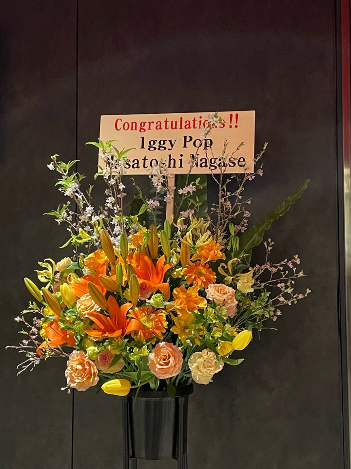harakiriattack's tweet photo. イギー・ポップ単独公演(東京ガーデンシアター)、最高でした！もちろん最初から上半身裸でファラオへの憧れが見え隠れします。
I wanna be your dog からの search and destroy はやばいでしょ。77才なのに客席にダイブしました。
あとファ◯ク連呼してました。
アリーナ選んでよかった…。 https://t.co/jOI2mU48nF