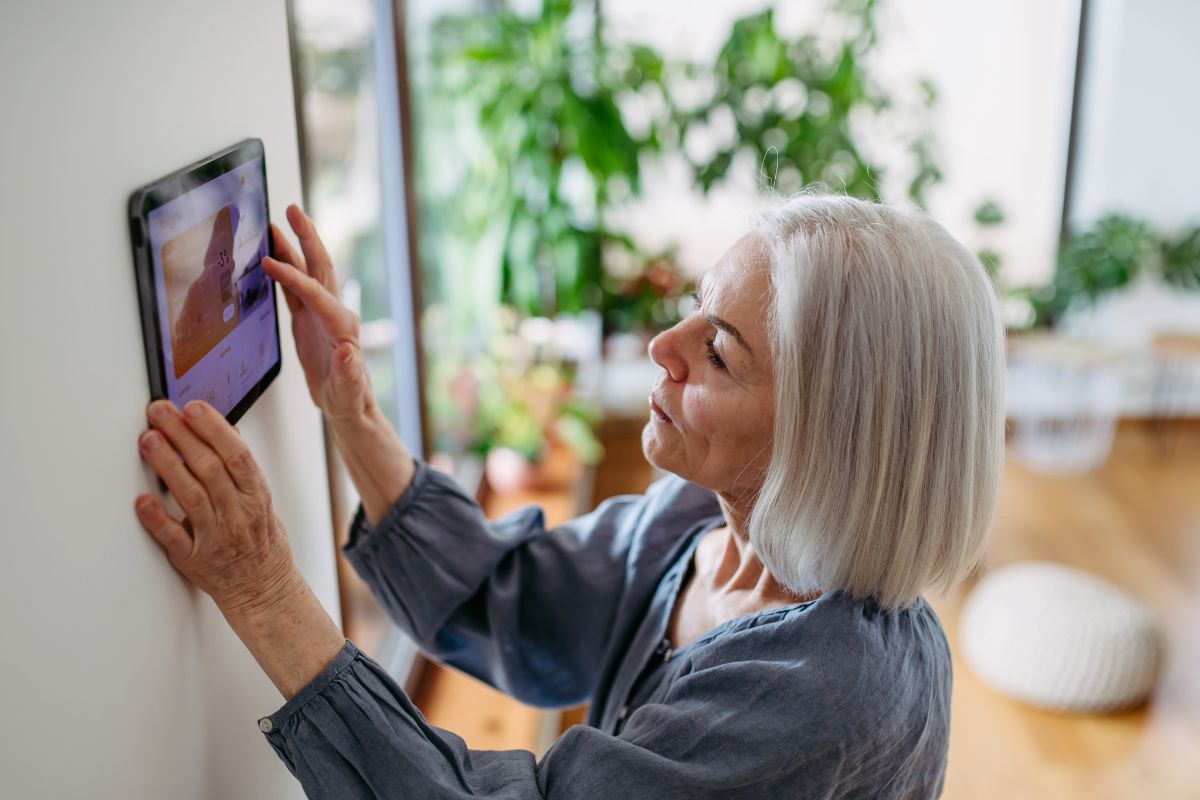 Wist je dat een energieverbruiksmanager laat zien waar je kunt besparen? 📊

De energieverbruiksmanager helpt je met energie besparen. Maar uiteindelijk ben jij degene die het verschil maakt. 

Meer weten?👉 duurzaambouwloket.nl/nieuws/wist-je…

#energieverbruiksmanager #energiebesparen