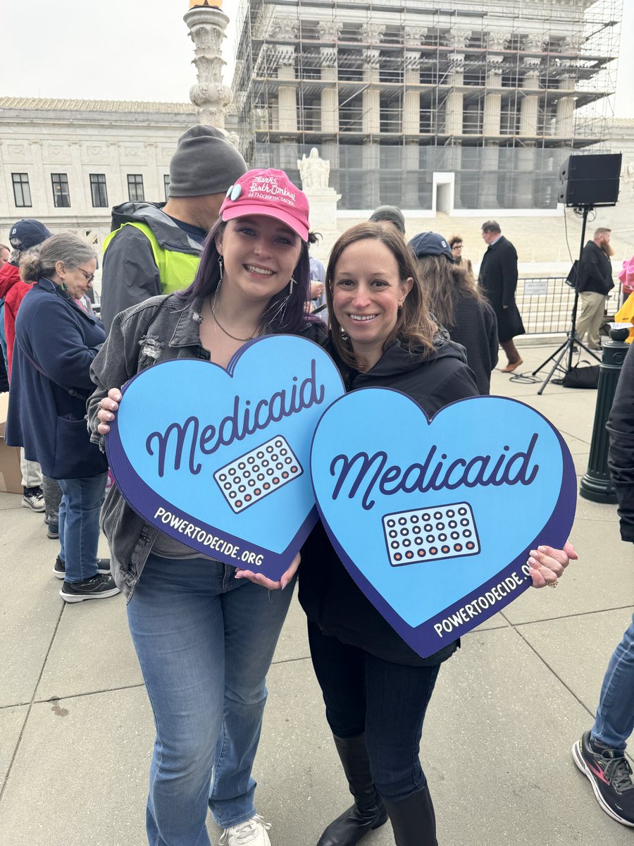 catmckay_'s tweet photo. MILLIONS of people rely on Medicaid for BASIC HEALTH CARE!!!!!
Weโre showing up tell #SCOTUS just how much we refuse to be silent ๐ #ImWithPP https://t.co/8Zo6D44QF1