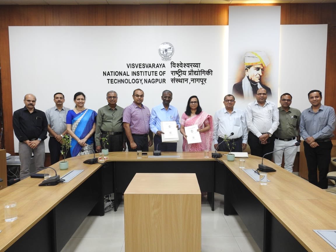 Yantra India Limited Nagpur a Defence PSU and VNIT Nagpur signed today a MoU for internship training, summer training, six months training and one year training for MTech students of various disciplines at different Ordnance Factories on PAN India basis from this summer.