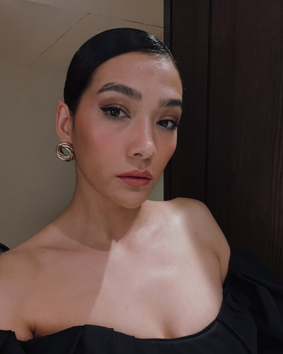 Yönetmen Zeki Demirkubuz, Aybüke Pusat'a destek verdi.

“Mümkün olan ilk fırsatta kendisine teklif yapacağım.”