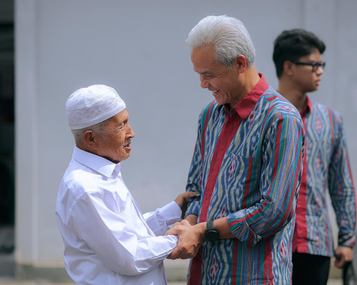 ganjarpranowo's tweet image. Alhamdulillah bisa kembali silaturahmi dengan keluarga besar Bani Hisyam Abdul Karim dan Bani Somawecana di Purbalingga. Mohon doanya agar kebersamaan ini tetap langgeng sampai generasi mendatang.