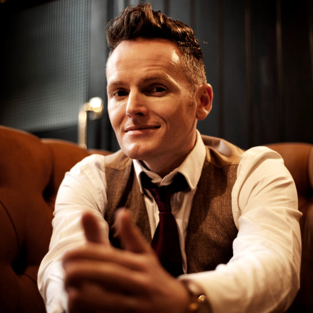 rte_co's tweet photo. Soloist spotlight 📣

Joe Stilgoe joins us for both this week's Two of Us The Beatles concert, and next week's 🎷 Gatsby 100 🎷

@joestilgoe is an internationally acclaimed singer, pianist and songwriter. He has toured around the world with his band and as a solo act, appearing in festivals, jazz clubs and concert halls from Ronnie Scotts to Adelaide Festival, Edinburgh Festival to Birdland in New York. As well as frequent guest performances he regularly puts together his own Mighty Big Band for sold-out shows.