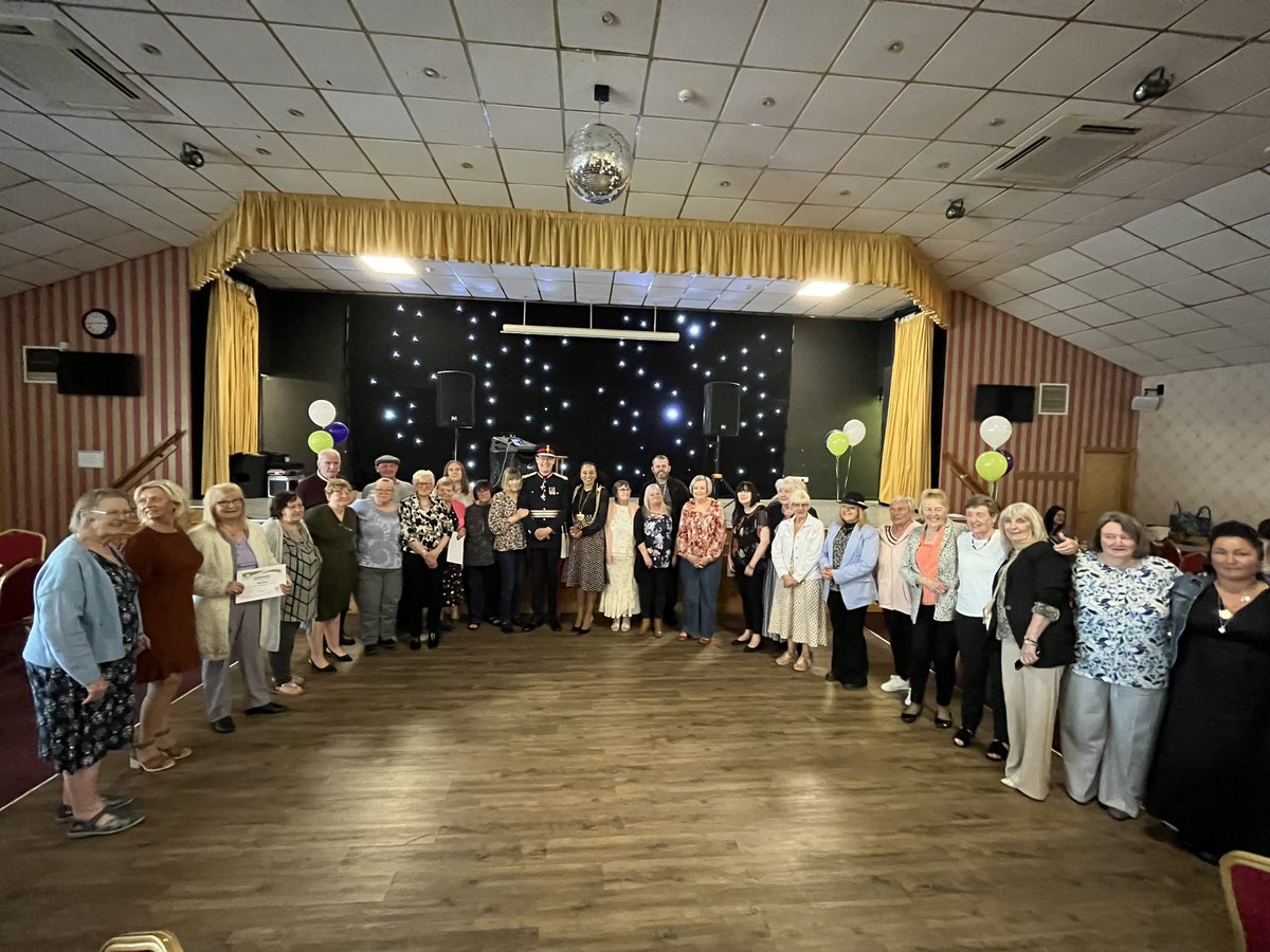 Ed Anderson, Lord Lieutenant of West Yorkshire (@lordltwy) on Twitter photo Many congratulations to Middleton Elderly Aid on receiving their <a href="/KingsAwardVS/">The King's Award</a>. A wonderful neighbourhood network offering a variety of services and activities for older people in Middleton. Thank you to <a href="/LordMayorLeeds/">Lord Mayor of Leeds 2024-25</a> for joining me. Many congratulations to Middleton Elderly Aid on receiving their <a href="/KingsAwardVS/">The King's Award</a>. A wonderful neighbourhood network offering a variety of services and activities for older people in Middleton. Thank you to <a href="/LordMayorLeeds/">Lord Mayor of Leeds 2024-25</a> for joining me.