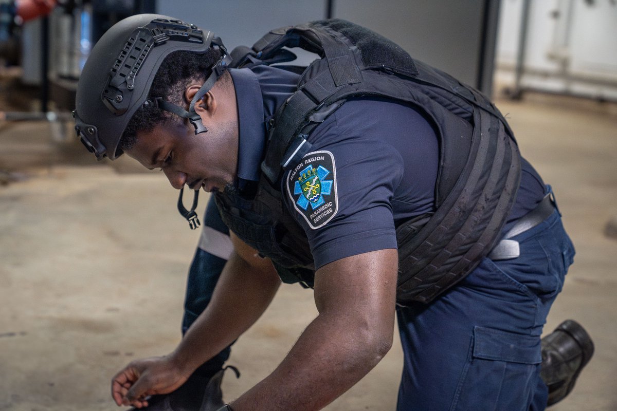 We’re highlighting #HaltonParamedics who keep #HaltonON healthy!
🚑paramedics in action 
🏡community paramedics keeping older adults healthy at home 
💉weekly clinics at seniors’ buildings 
🛡️tactical paramedics working with <a href="/HaltonPolice/">Halton Police</a>  
Learn more: halton.ca/paramedics