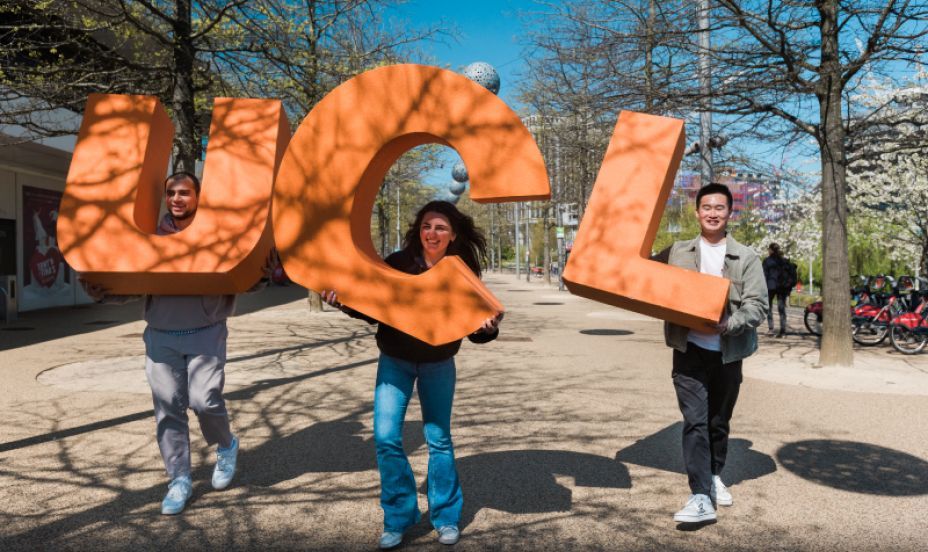 Are you thinking of studying at UCL? 

Discover our UG prospectus to find all our programmes 📖 

UCL Arts &amp; Humanities offers degrees across our 10 departments, including English, Classics, European and International Social &amp; Political Studies &amp; more...

 buff.ly/NxcbvHm