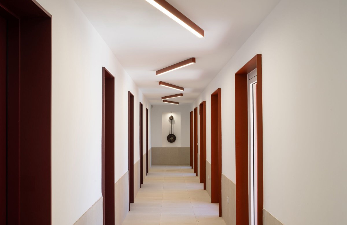 Archello's tweet image. med.arquitectos revitalizes the Virgen del Socorro school into a dynamic community hub.
buff.ly/OunLPr3
#AdaptiveReuse #StructuralReinvention #CommunityArchitecture