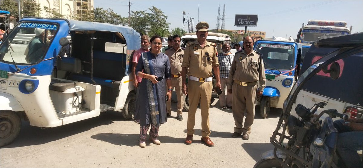 bstvlive's tweet image. 📢 बाराबंकी: बिना लाइसेंस, फिटनेस के अपंजीकृत वाहनों के खिलाफ अभियान
🚓 ARTO ने टीम के साथ चलाया विशेष चेकिंग अभियान
🚗 लखनऊ - अयोध्या नेशनल हाइवे चौपुला के पास की जांच

#Barabanki #TrafficSafety #VehicleInspection