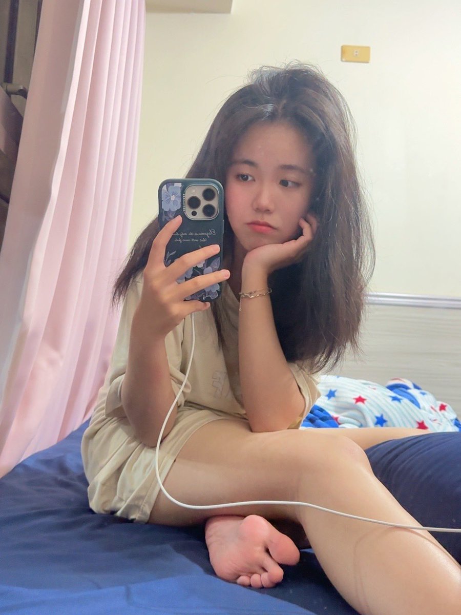 狗狗不賣原味內褲😥

因為穿一整天真的沒有什麼味道😆

狗狗怕有人說賣沒穿過的

所以乾脆都不賣

而且把內褲賣了 內衣就沒有伴了😤

晚安安安～～😪🐶🐾 https://t.co/FVypgAYpbT