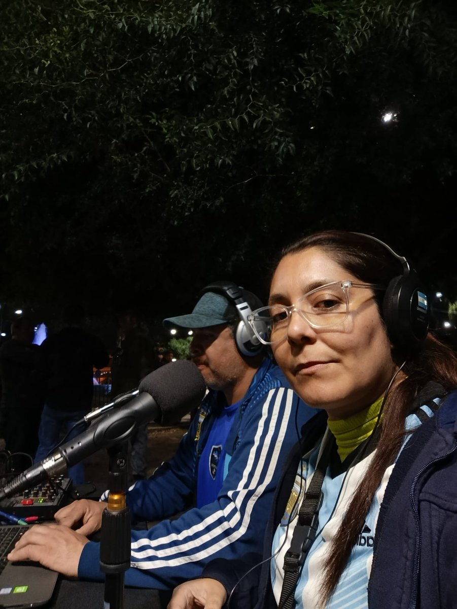 EnganchateRock's tweet photo. 🇦🇷🎙️ LAS MALVINAS FUERON, SON Y SERÁN ARGENTINAS

Anoche estuvimos en la plaza El Talar, acompañando la vigilia malvinera. 

📺 Reviví la transmisión en nuestro canal de YouTube (Enganchate Rock)

#MalvinasArgentinas #2deAbril #EnganchateRock #6taTemporada https://t.co/DbxSiaGmmS