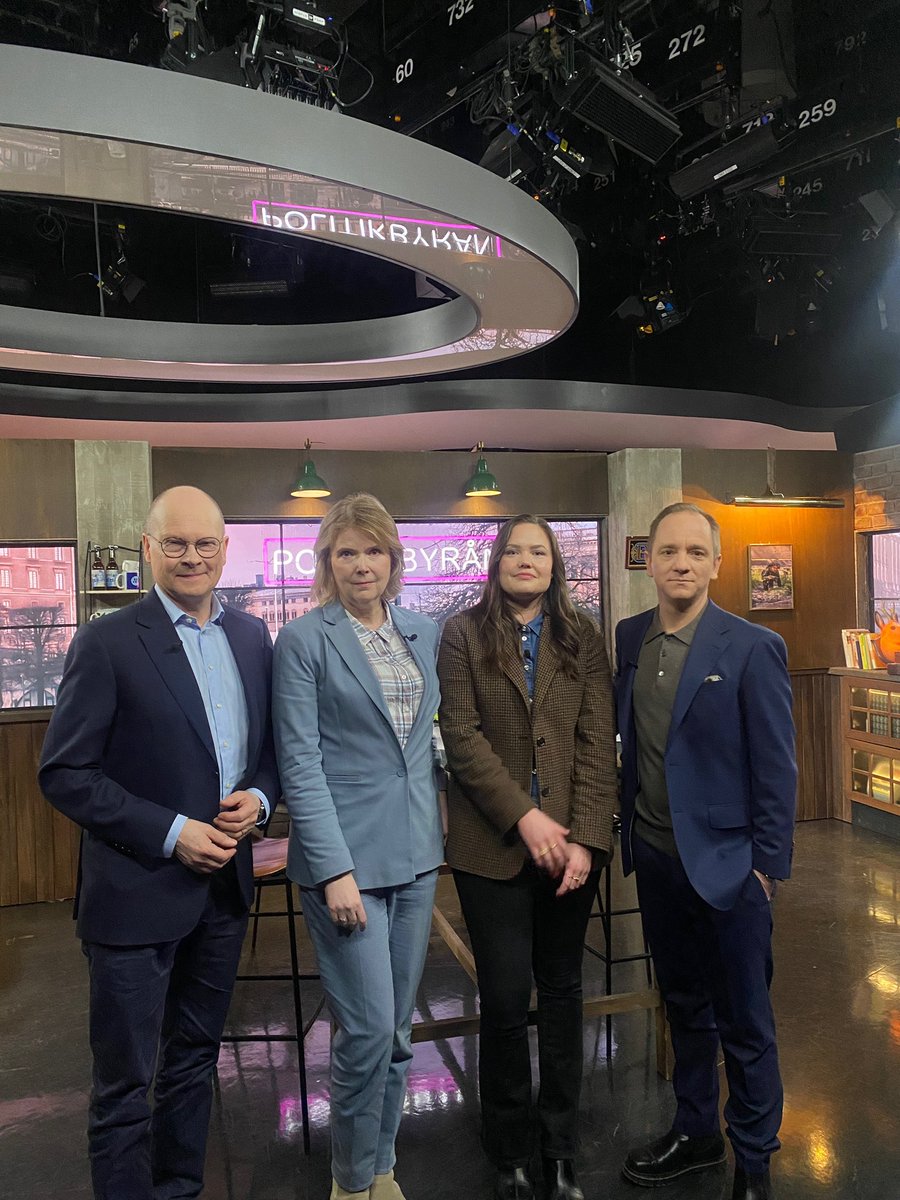 Politikbyrån i SVT ikväll - om hur det svenska försvaret avvecklades, för att nu byggas upp igen.