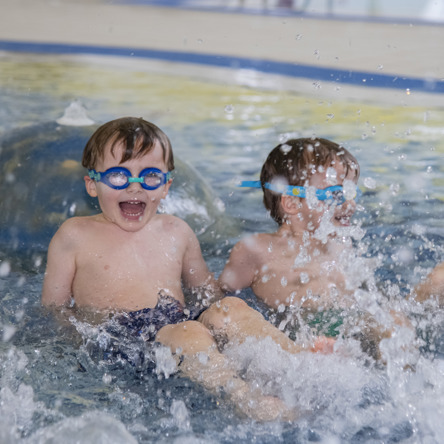 Friends &amp; partners <a href="/Glasgow_Sport/">Glasgow Sport</a> have the following FREE family swim sessions programmed for Springburn SC over the school holidays. 
Not essential, but booking is an option from 8-days ahead of each session if you'd like peace of mind.
glasgowclub.org/activities/fre…
Still spaces!