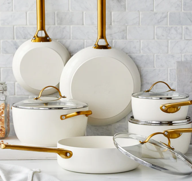 UGCSHOPcreators's tweet photo. We're looking for female creators from the USA to create videos for a cookware brand.      

💰Free product + paid collab     

❤️To apply, retweet this and drop your portfolios below  

#UGCcreator #ugccommunity #ugcopportunity #ugccreatorsneeded https://t.co/fnruqccILN
