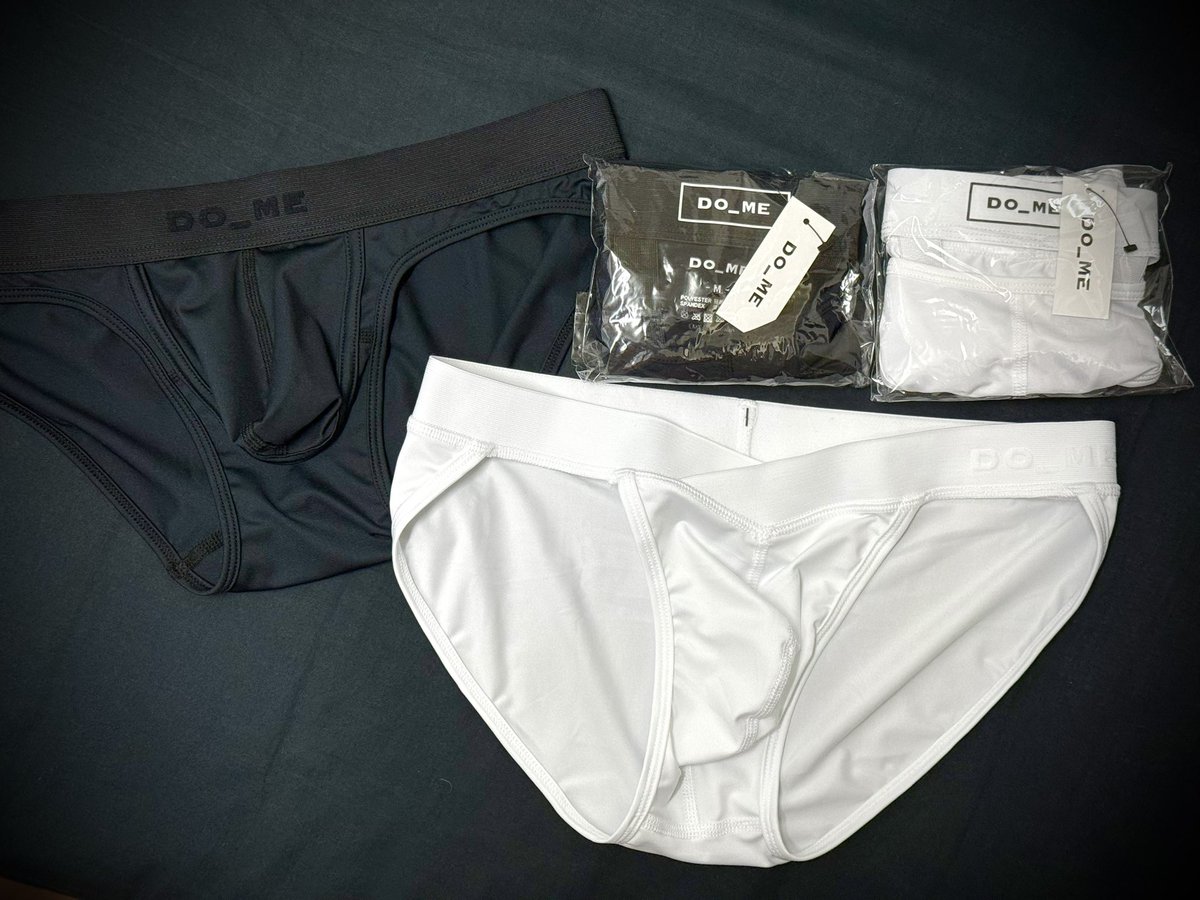 感謝推友送的內褲🥹
又有新照片可以拍了

#三角控 #內褲控  #西裝控