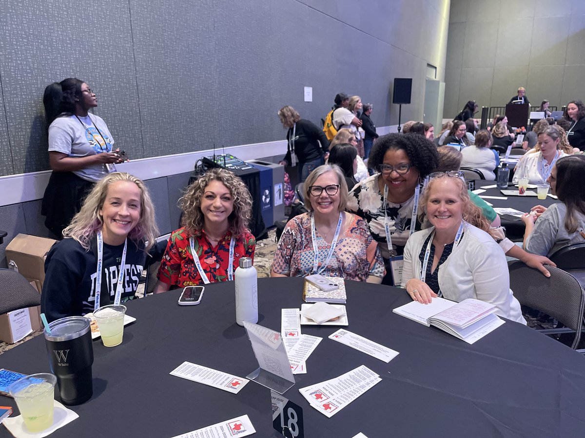 SESSharkLibrary's tweet image. #TXLA25 Day 1 networking with my Katy ISD Librarian peeps I met ⁦@NancyTandon⁩ the author of The Ghost of Spruce Point — I bragged on my 3rd, 4th and 5th Book Club members reading it. ⁦@KChristieLaw⁩ ⁦@katy_libraries⁩ ⁦@schmalzsharks⁩ ⁦⁦@kfoxfix⁩