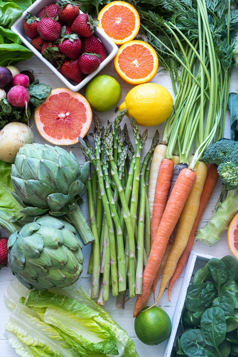 FlavortheMoment's tweet image. This April Seasonal Produce Guide includes a list of what&apos;s in season in April, along with a variety of delicious recipes to utilize all the spring fruits and veggies! #AprilProduce #SeasonalEating #SpringProduce flavorthemoments.com/april-seasonal…