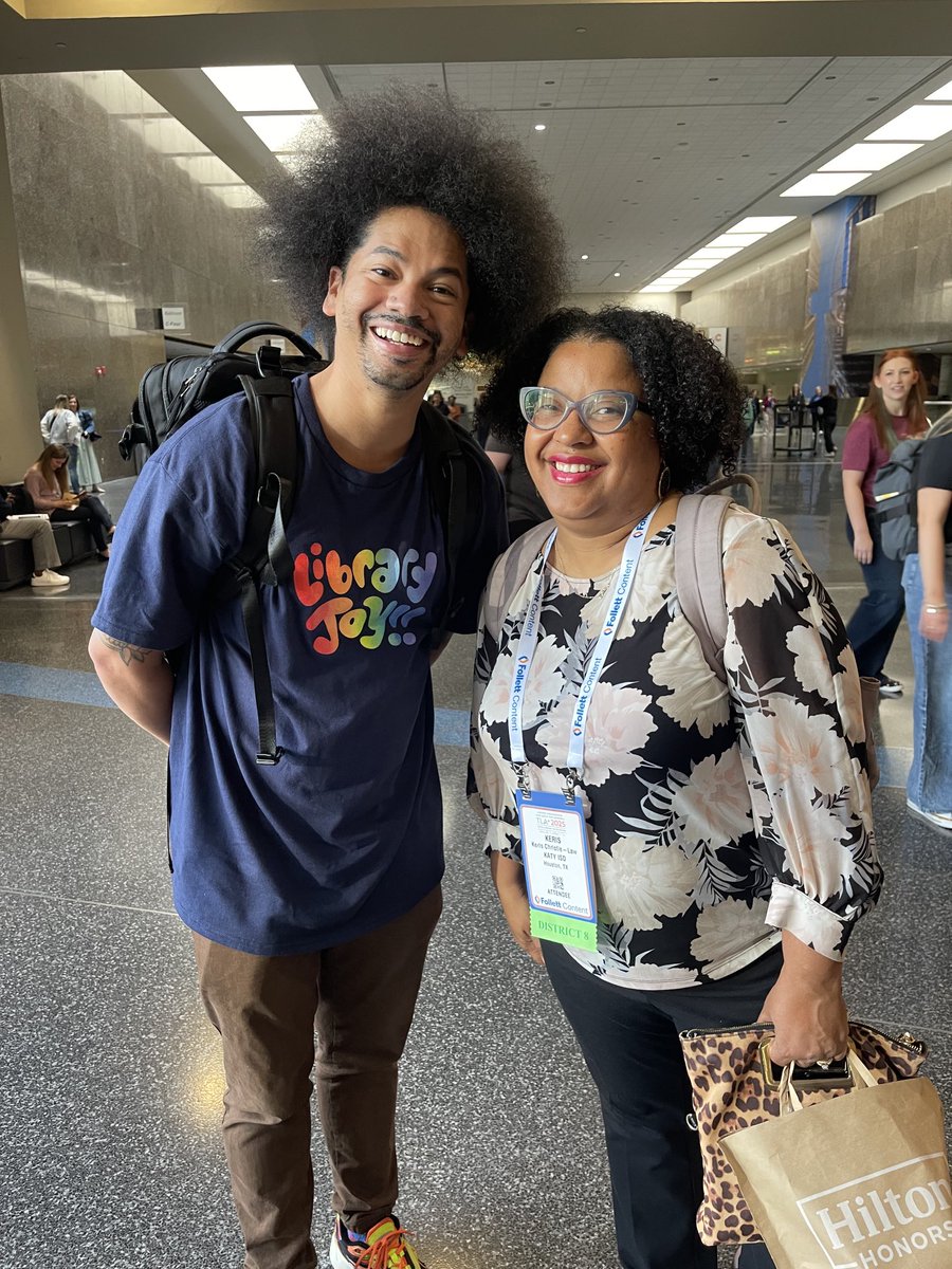 SESSharkLibrary's tweet image. #TXLA25 Day 1 networking with my Katy ISD Librarian peeps I met ⁦@NancyTandon⁩ the author of The Ghost of Spruce Point — I bragged on my 3rd, 4th and 5th Book Club members reading it. ⁦@KChristieLaw⁩ ⁦@katy_libraries⁩ ⁦@schmalzsharks⁩ ⁦⁦@kfoxfix⁩