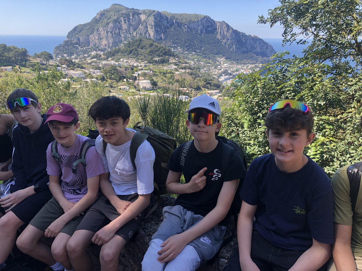 RGSGClassics's tweet photo. A great day exploring Capri! https://t.co/G5abFtvOnd