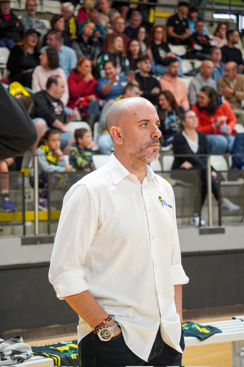 "SÓLO CUENTO CONTIGO, NO ME FALLES!!" (Dijo el loco mirándose al espejo)

-La soledad del entrenador-

"Que el peso de tu conciencia siempre pese más que la opinión (intereses, mentiras sin escrúpulos, insultos, manipulaciones graves...) de todo el mundo"

JUNTOS!! SIN LÍMITES!!