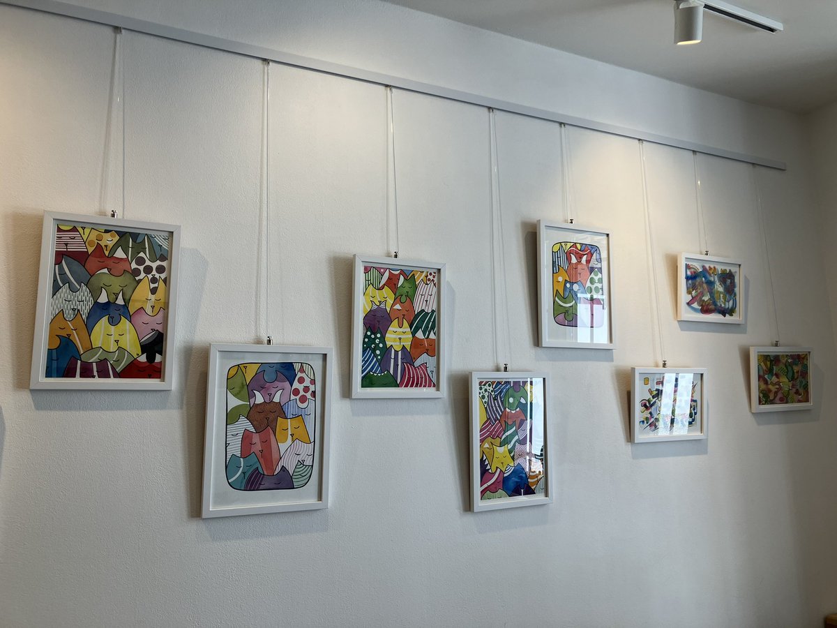 Dekuji za vlnu podpory.❤️
Pisi o #EDS a sdilim obrazy uz roky a mnohe jsem dokazala jen diky vasi pomoci, ktere si vazim.❤️

Pokud byste me chteli podporit koupi obrazu, budu moc rada a nove, vcetne kocek a obrazu vystavenych u <a href="/MartonOdstrcil/">Martin Odstrčil</a>, najdete na luciebohatova.art/?page_id=366