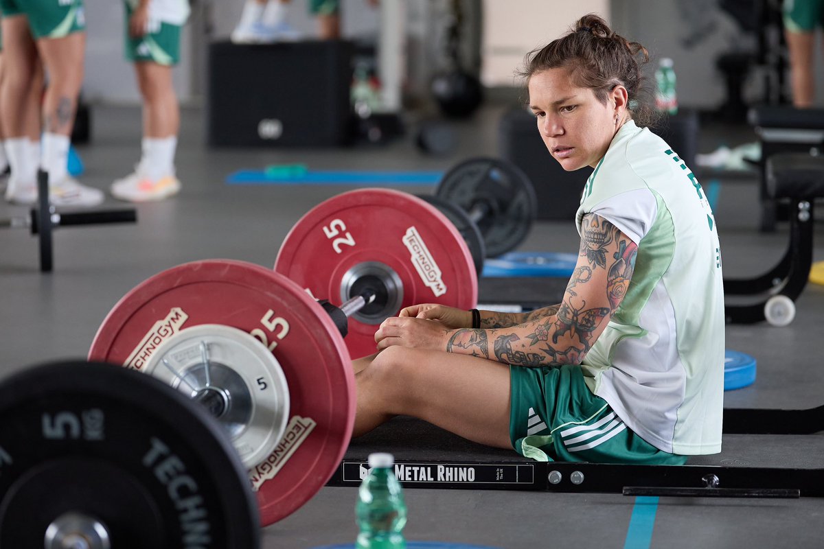 🇮🇹🔥🫡

<a href="/AzzurreFIGC/">Nazionale Femminile di Calcio</a>