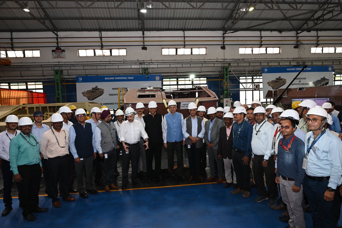 DRDO_India's tweet image. Demonstrating synergy for design, development and manufacturing of critical defence systems, the metal cutting ceremony of Advanced Armoured Platforms (AAP)-Wheeled &amp;amp; Tracked was done by Secretary DDR&amp;amp;D and Chairman DRDO today at pune premises of @tataadvanced and @BharatForgeLtd