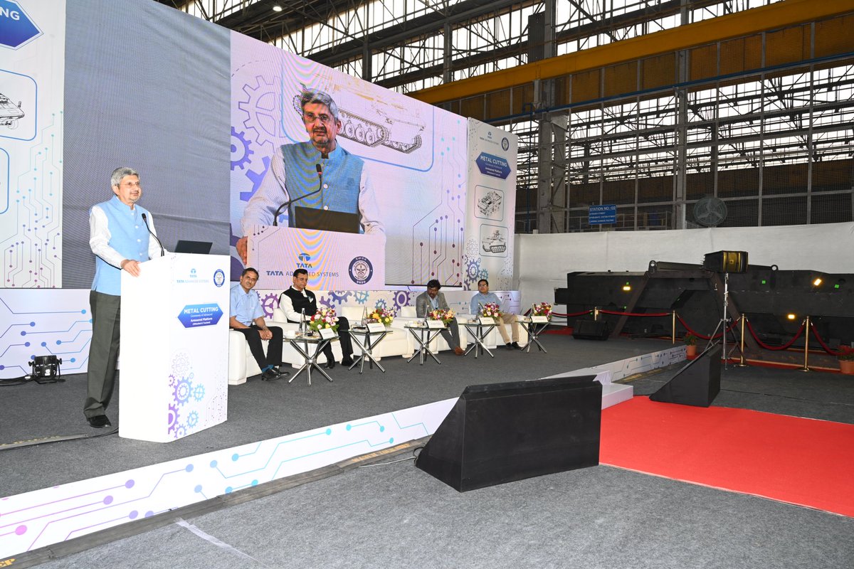 DRDO_India's tweet image. Demonstrating synergy for design, development and manufacturing of critical defence systems, the metal cutting ceremony of Advanced Armoured Platforms (AAP)-Wheeled &amp;amp; Tracked was done by Secretary DDR&amp;amp;D and Chairman DRDO today at pune premises of @tataadvanced and @BharatForgeLtd