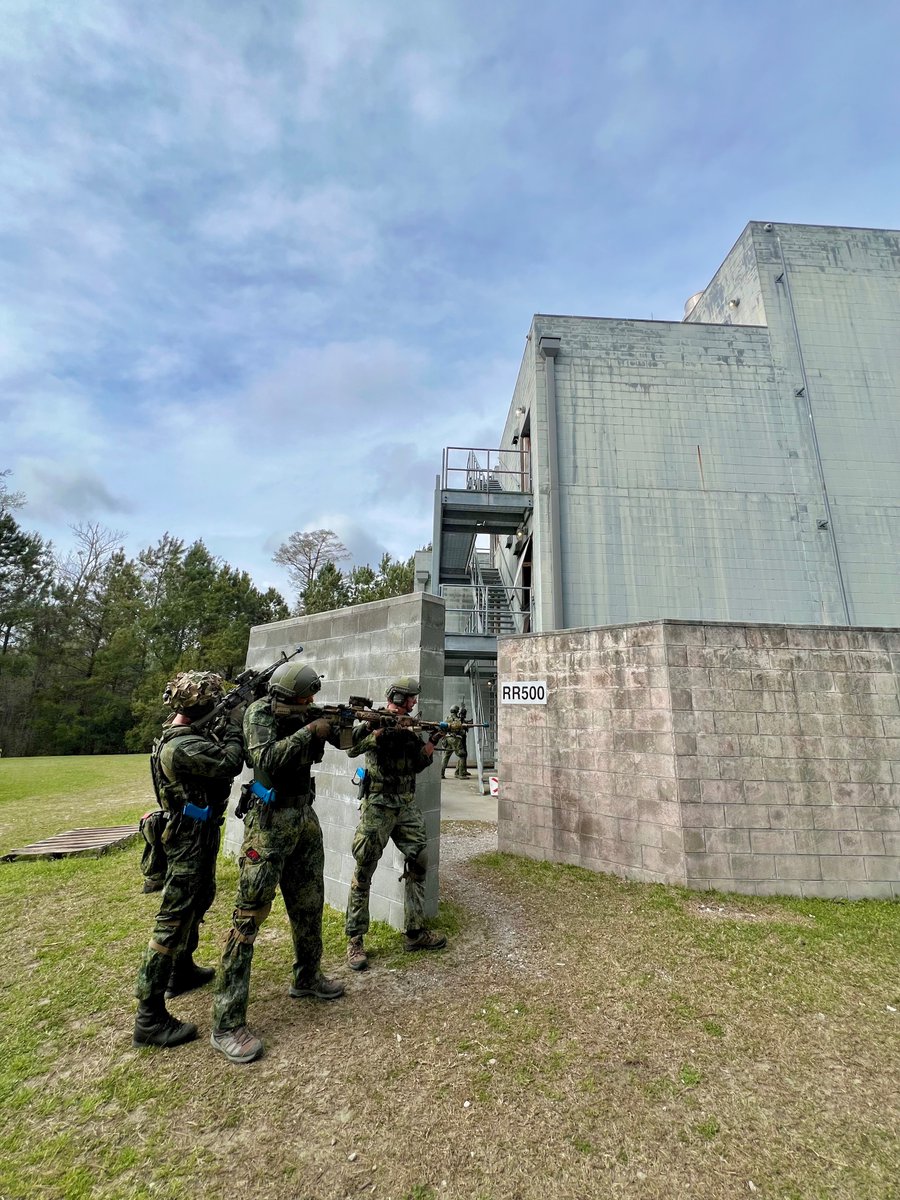 De mariniers van Defensie Caribisch gebied trainen samen met de mariniers van <a href="/USMC/">U.S. Marines</a> in uitdagende scenario’s op Camp Lejeune, North Carolina. Tijdens de oefening Caribbean Urban Warrior staat optreden in verstedelijkt gebied centraal.