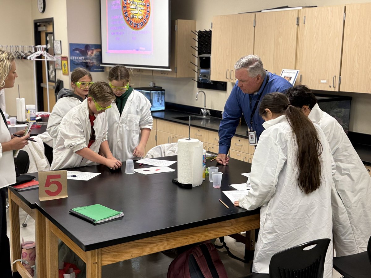 We are in the SV feeder today for #Chapmanwednesdaywalks. It’s a great day of learning in #Comalisd.