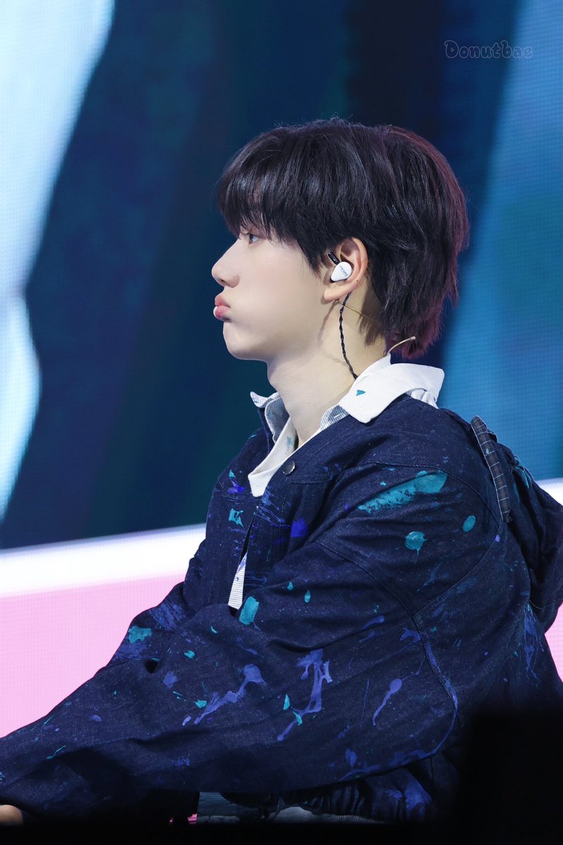 250402 데뷔 쇼케이스
🎉💗
#서경배 #SEOKYOUNGBAE
#CLOSEYOUREYES #클로즈유어아이즈
#클유아 #CYE