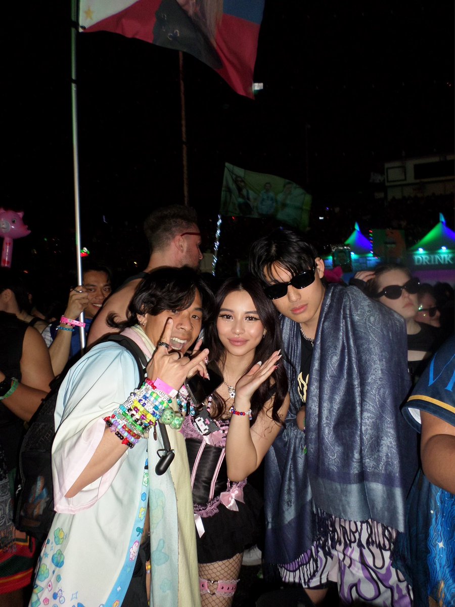 &rew~✮ tweet media