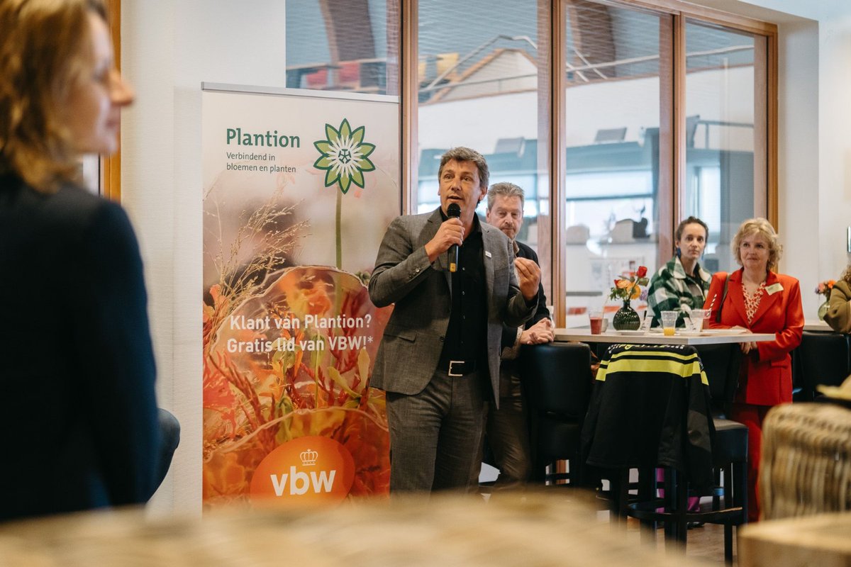 'Het zou mooi zijn als er noodnummer zou komen voor ondernemers die het slachtoffer worden van #cybercriminaliteit en waar zij terecht kunnen voor hands on hulp en advies. 

De kans op een cyberaanval is 1 op de 5, maar veel mkb-bedrijven weten niet wat zij in zo’n geval moeten