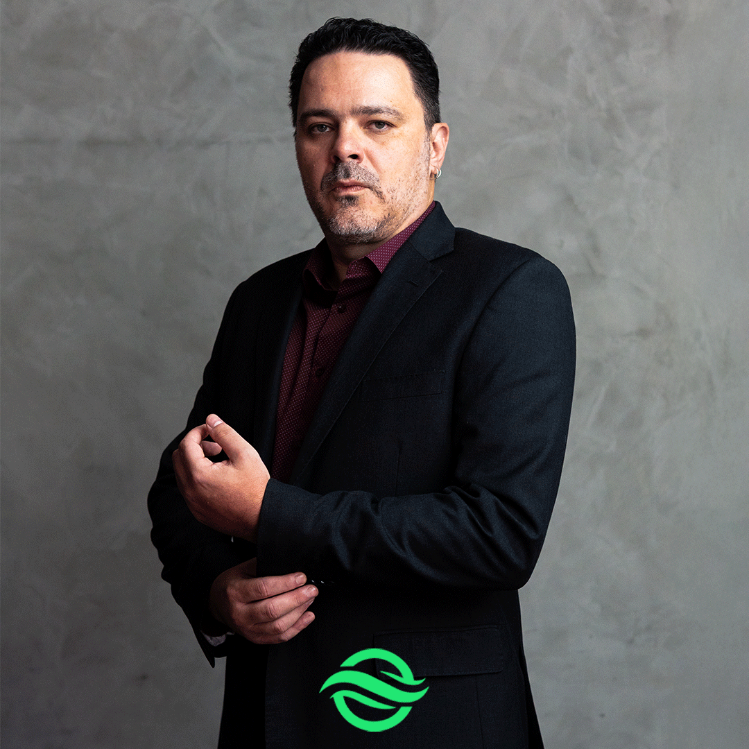 ondafinancebr's tweet photo. We are thrilled to welcome Tiago Merli Carile as our new Chief Technology Officer at Onda Finance! 💻💚 https://t.co/onxQFI2igh