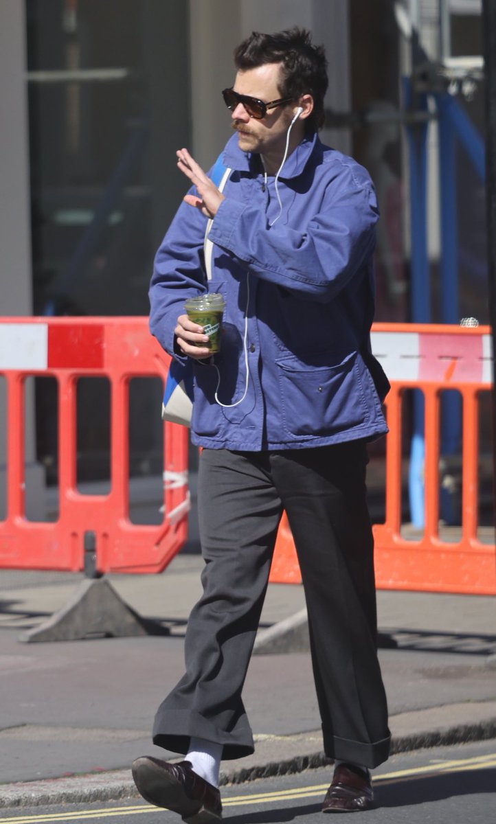 Hourly harry tweet media