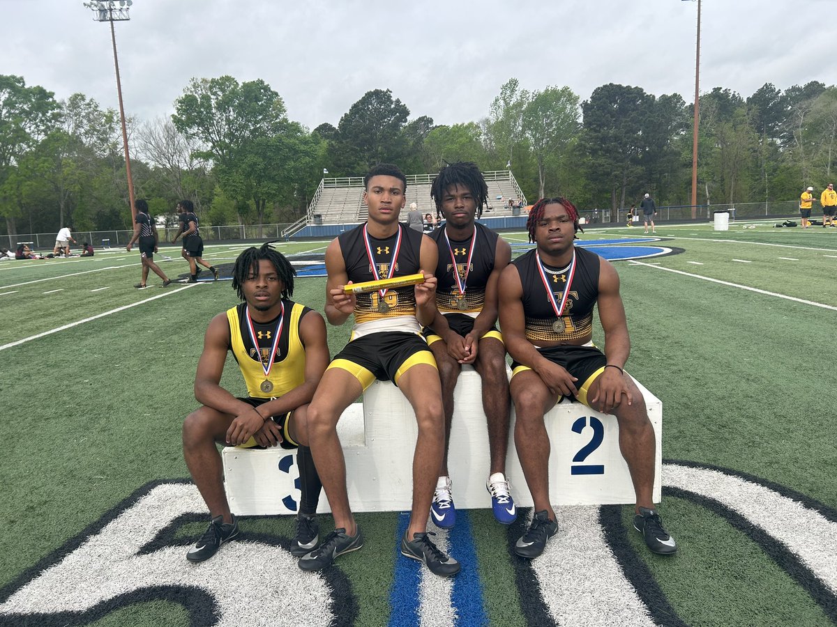 Victor Villarreal (@coachvic03) on Twitter photo ⚡️Area Qualifiers⚡️
4x100
1st Place 🥇
Braylon Parker <a href="/_B_P_3/">Braylon Parker</a>
JJ Garner <a href="/TraveonJa/">JJ Garner</a>
Phonte Collins <a href="/phontavuis007/">slim</a>
Chris Nickleberry <a href="/Cnickleberry2/">Chris Nickleberry</a> ⚡️Area Qualifiers⚡️
4x100
1st Place 🥇
Braylon Parker <a href="/_B_P_3/">Braylon Parker</a>
JJ Garner <a href="/TraveonJa/">JJ Garner</a>
Phonte Collins <a href="/phontavuis007/">slim</a>
Chris Nickleberry <a href="/Cnickleberry2/">Chris Nickleberry</a>