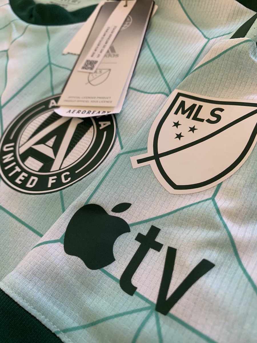 Shirt #602

🇺🇸🇺🇸🇺🇸🟩🇺🇸🇺🇸🇺🇸

<a href="/ATLUTD/">Atlanta United FC</a> away 22/23

The return of the Ipswich template. Looks great in mint green! 2023 Apple TV sleeve sponsor entered the MLS sleeve, but busy imo.

£18 for Authentic version 💚