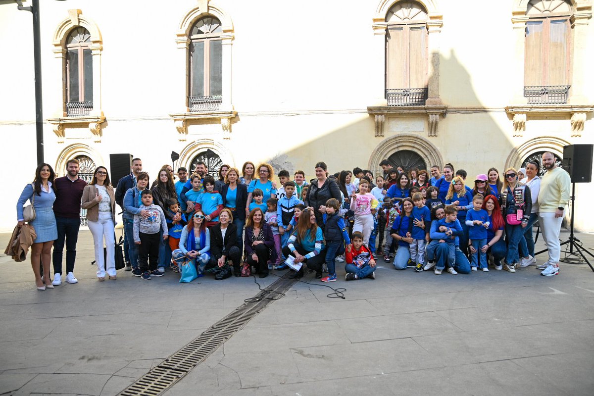 💙 Almería conmemora el Día Mundial del Autismo con un acto institucional y refuerza su compromiso con la inclusión.

👉 La concejala <a href="/LAYNEZ_PAOLA/">PAOLA LAYNEZ</a> participa en la lectura del manifiesto por parte de las asociaciones ALTEA, ASTEA, Dárata y Asperger Almería.