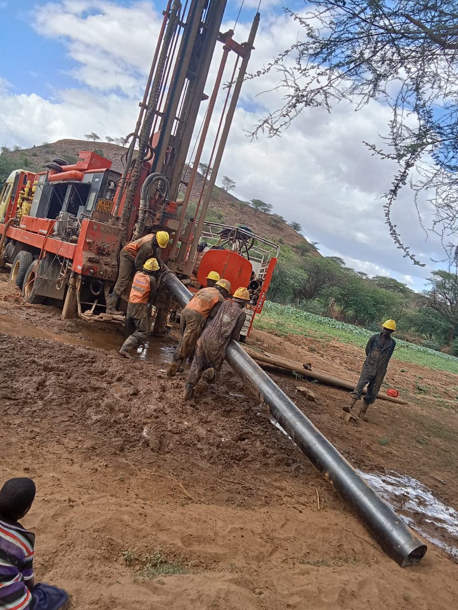 NNorthrift's tweet photo. @KenyaNCCK for #wananchi.

 @NNorthrift49205 drilling borehole for residents of @turkana providing clean water for domestic use, small scale farming and clean water to livestock.

#AccessToWater #sustainablefarming 
#SustainableLiving 
#TransformingLives https://t.co/Xp37DGQQwh