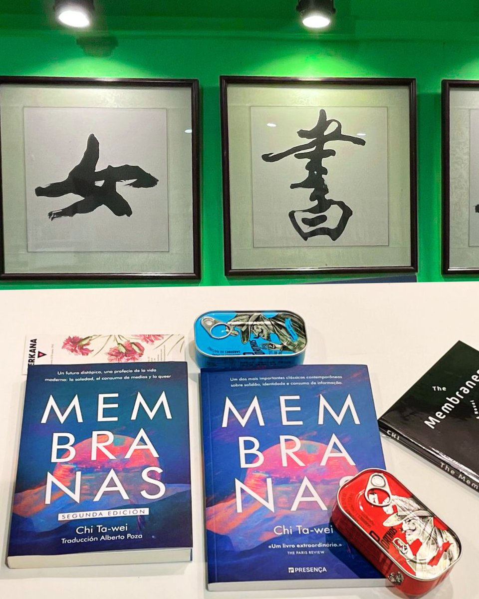 The #Portuguese 🇵🇹 edition of #Membranas —translated by #NunoQuintas and published by @editorial_presenca—is now available at @fembooks #Fembooks in Taiwan 🇹🇼, near National Taiwan University 🎓.  It appears alongside the Spanish 🇪🇸 edition trans by <a href="/aiweip/">Aiweip Soundso</a> (@libreria_berkana)