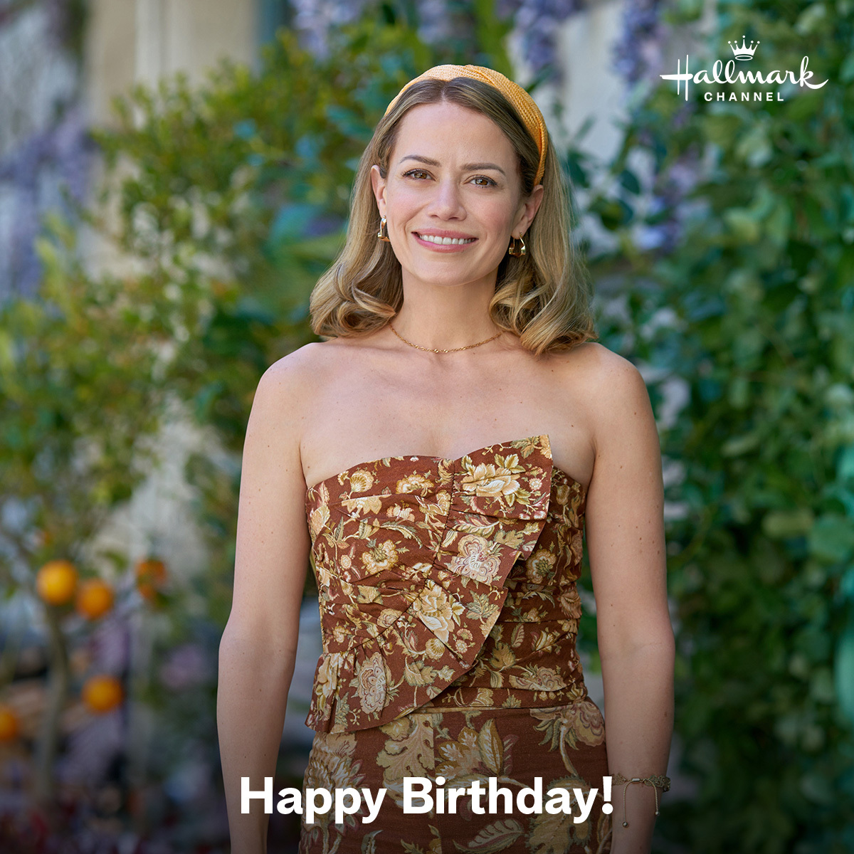 HallmarkPlus's tweet image. Join us in wishing Bethany Joy Lenz the happiest of birthdays today!

Celebrate this Hallmark star and bestselling author by seeing her in Savoring Paris, part of the Love Around the World Collection available now on #HallmarkPlus!