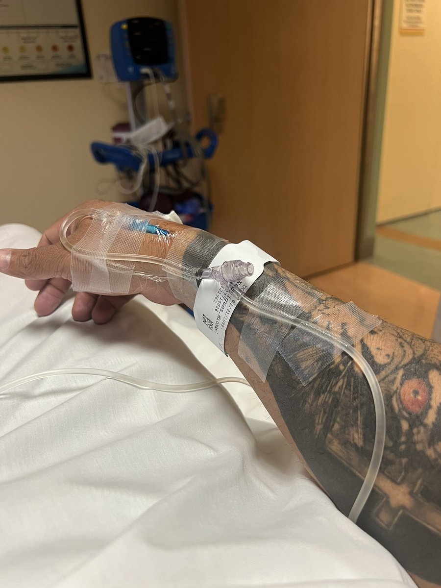 Amigos y amigas que por años me siguen, me siento en la obligación de decirles, como parte de mi familia que son, que hoy me encontraron pólipos de cáncer en el colon. 

Lo bueno de esto es que llegué a tiempo y me lo pueden remover, pero es algo que me asusta y que sé que, en el