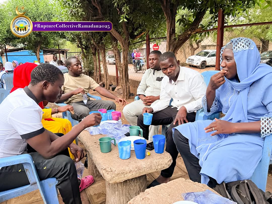 Pjep_Sr_Vbg's tweet photo. #RuptureCollectiveRamadan2025

Le mercredi 26 mars, la PJEP.SR-VBG a organisé sa traditionnelle Rupture collective du Jeûne sous l'égide de la Coordination C.3 au Badialan 1.
Une occasion de partage entre les membres et les partenaires de PJEP.SR-VBG
#PJEP.SR-VBG
#ramadan2025 https://t.co/Wp7V2EYU6F