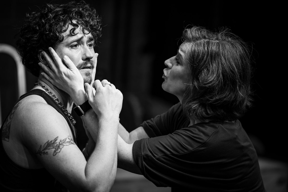 4th Wall Theatre Company tweet media