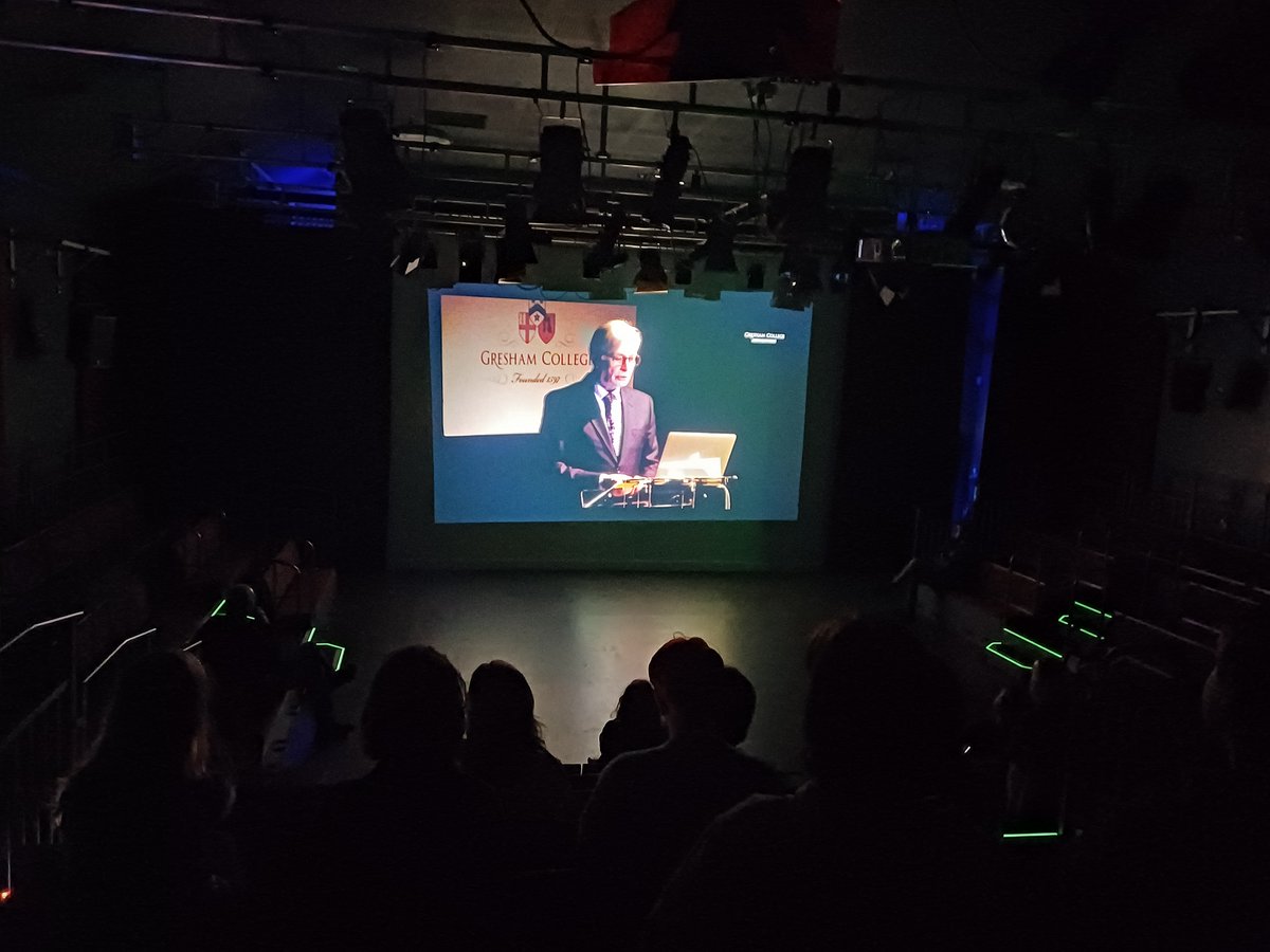 Our students getting a taste for university learning in the Griffon Theatre this afternoon with a <a href="/GreshamCollege/">Gresham College</a> lecture by Professor Martin Elliott and Dr Valerie Shrimplin on the symbolism of the heart in art. 🎓❤️