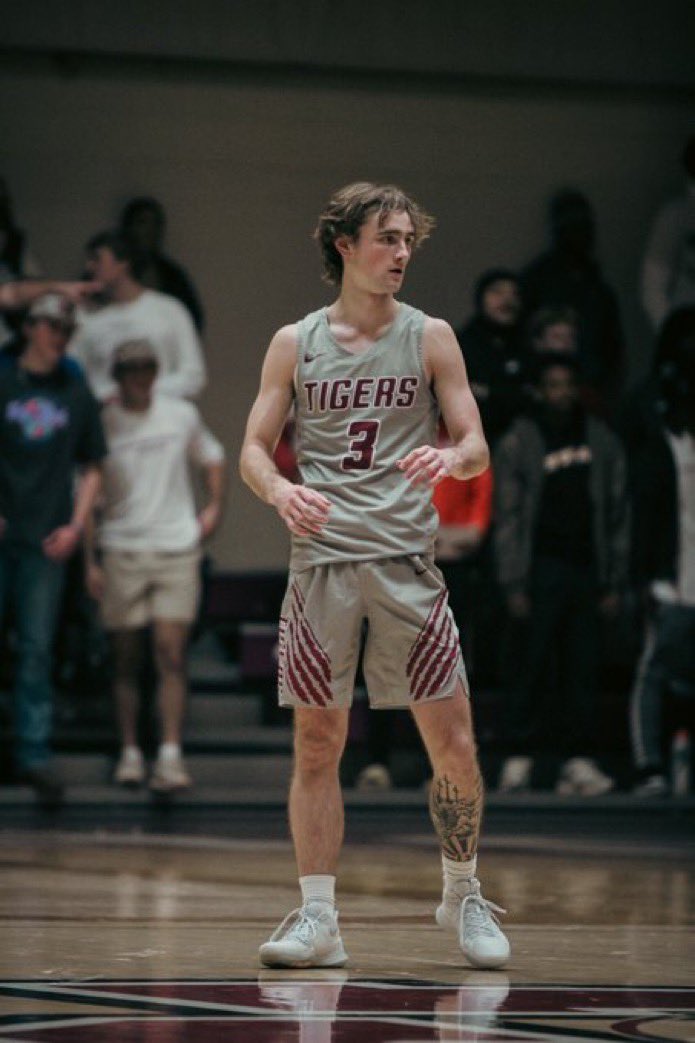 Hampden Sydney (D3) transfer, 6’0 Guard Hamilton Campbell has been hearing from multiple D3’s &amp; NAIA’s since entering the portal. 

Averaged 6.5 points, 3.5 rebounds, 3.0 assists in 14.3 minutes per game.