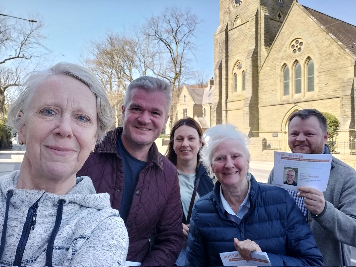 Your Labour team out in Waterfoot today with our Mid Rossendale candidate Sean Serridge. A great day for canvassing, thanks to everyone who talked with us today and pledged their support.
#VoteLabour🌹
#May1st
#LCCElections